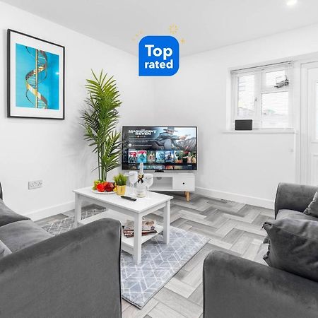 5 Bedroom House - 10 Guests - Multiple Off Street Parking - Garden - Smart Tv - Wifi - Contractors - Families - Groups Birmingham Esterno foto