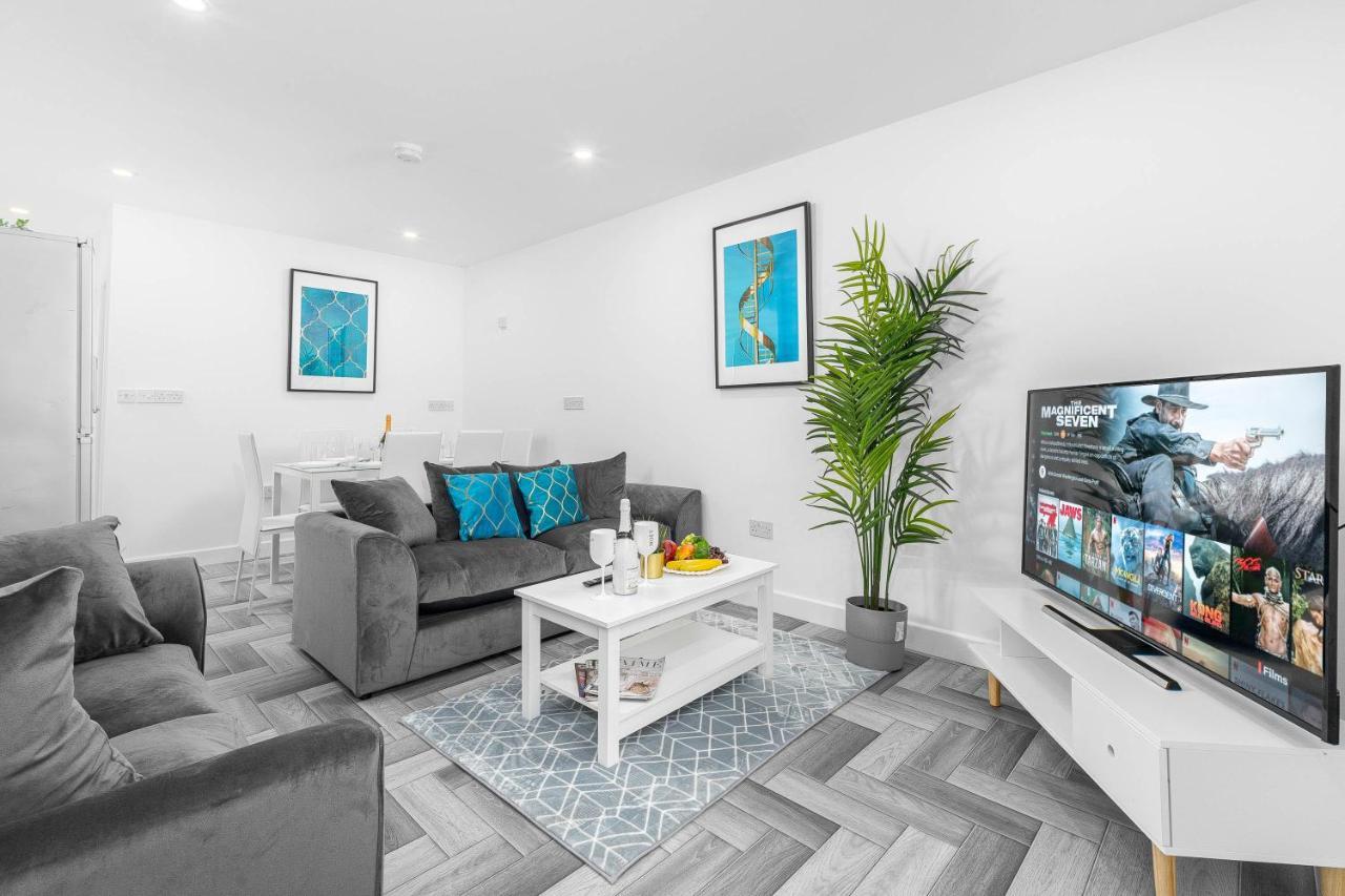 5 Bedroom House - 10 Guests - Multiple Off Street Parking - Garden - Smart Tv - Wifi - Contractors - Families - Groups Birmingham Esterno foto