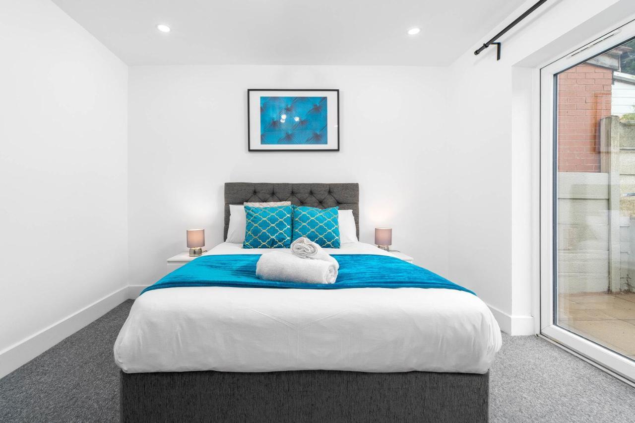 5 Bedroom House - 10 Guests - Multiple Off Street Parking - Garden - Smart Tv - Wifi - Contractors - Families - Groups Birmingham Esterno foto