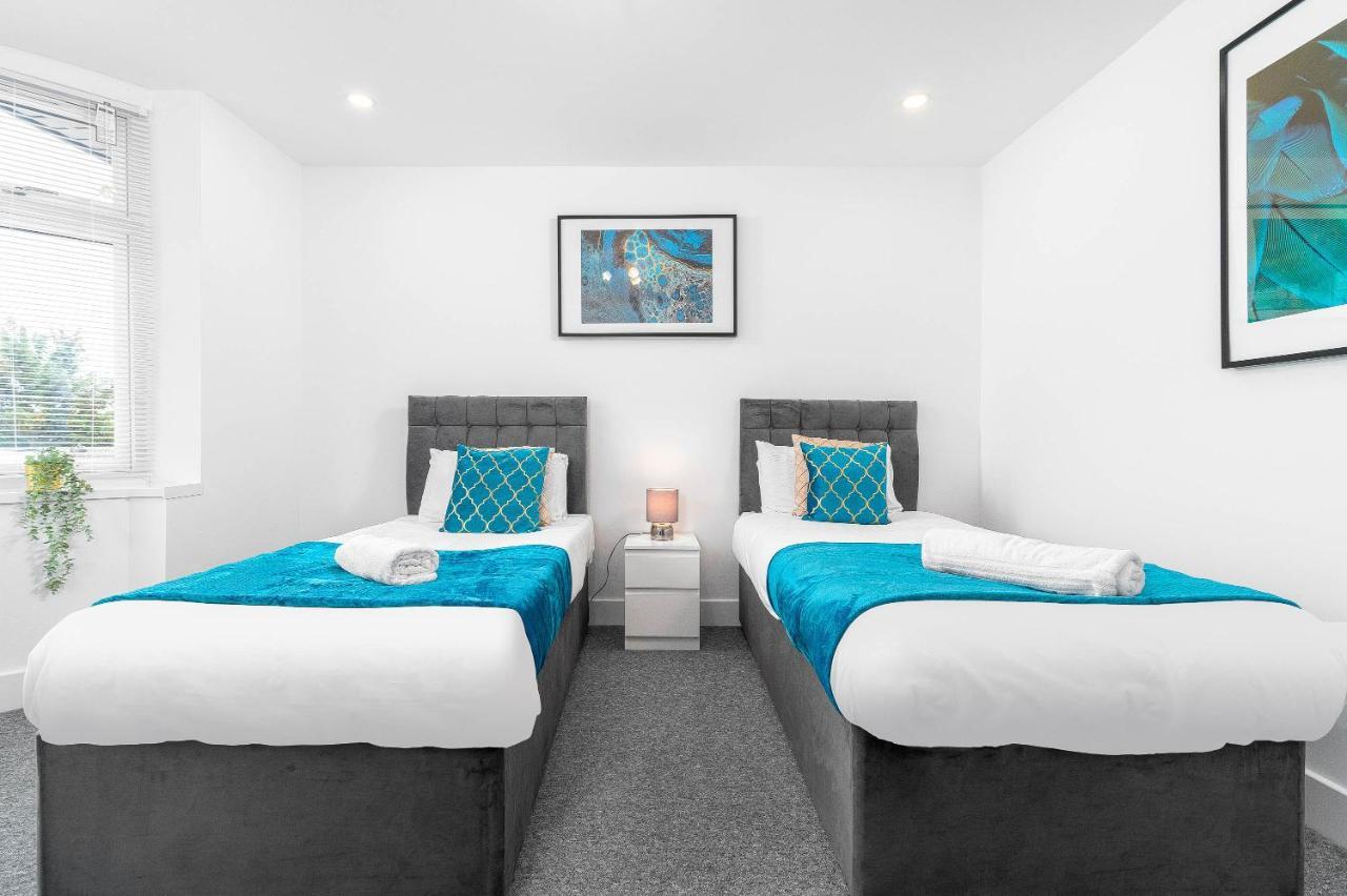 5 Bedroom House - 10 Guests - Multiple Off Street Parking - Garden - Smart Tv - Wifi - Contractors - Families - Groups Birmingham Esterno foto