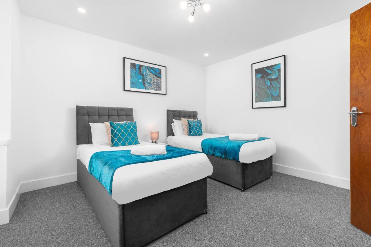 5 Bedroom House - 10 Guests - Multiple Off Street Parking - Garden - Smart Tv - Wifi - Contractors - Families - Groups Birmingham Esterno foto