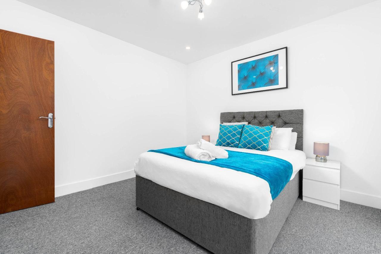 5 Bedroom House - 10 Guests - Multiple Off Street Parking - Garden - Smart Tv - Wifi - Contractors - Families - Groups Birmingham Esterno foto