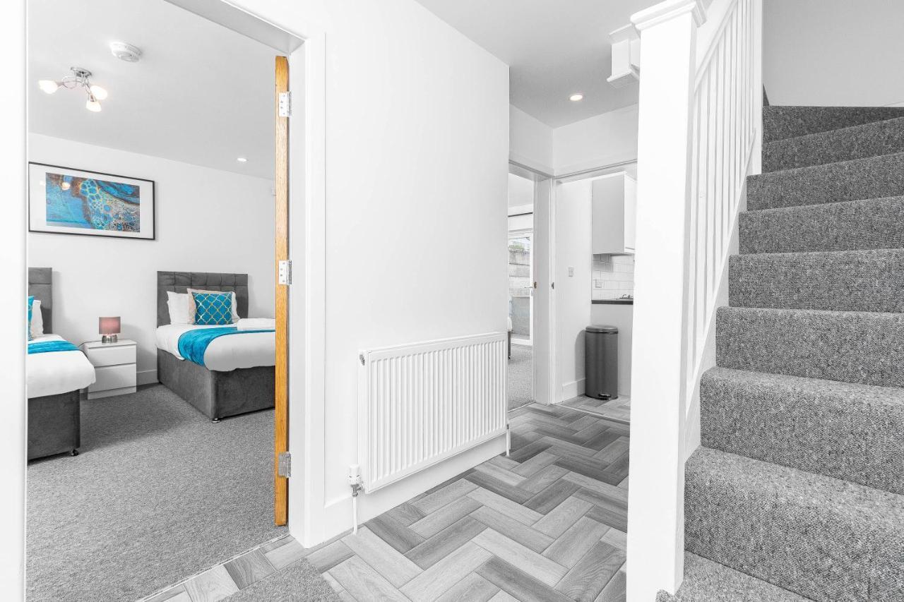 5 Bedroom House - 10 Guests - Multiple Off Street Parking - Garden - Smart Tv - Wifi - Contractors - Families - Groups Birmingham Esterno foto